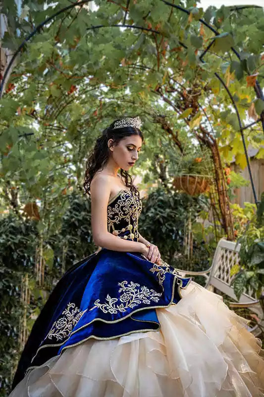 Quinceneara-Summer-Portrait-Photography-1-MOOTENS-production