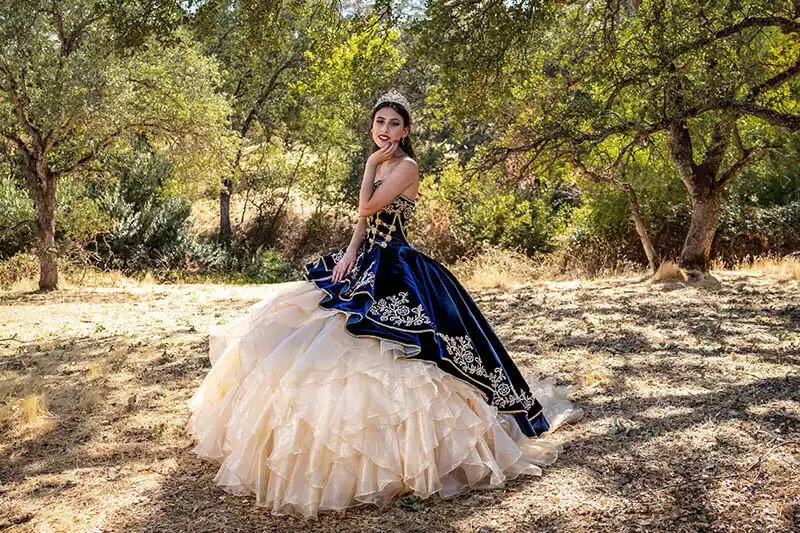 Quinceneara-Summer-Portrait-Photography-5-MOOTENS-production